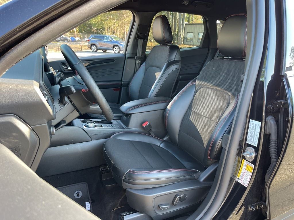 2025 Ford Escape ST-Line AWD ** Pohanka Certified 10 Year / 100,000 **