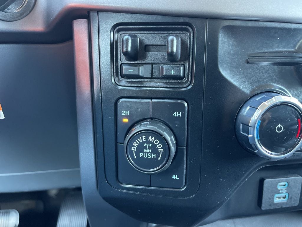 2024 Ford F-150 XLT *** ONE OWNER ***