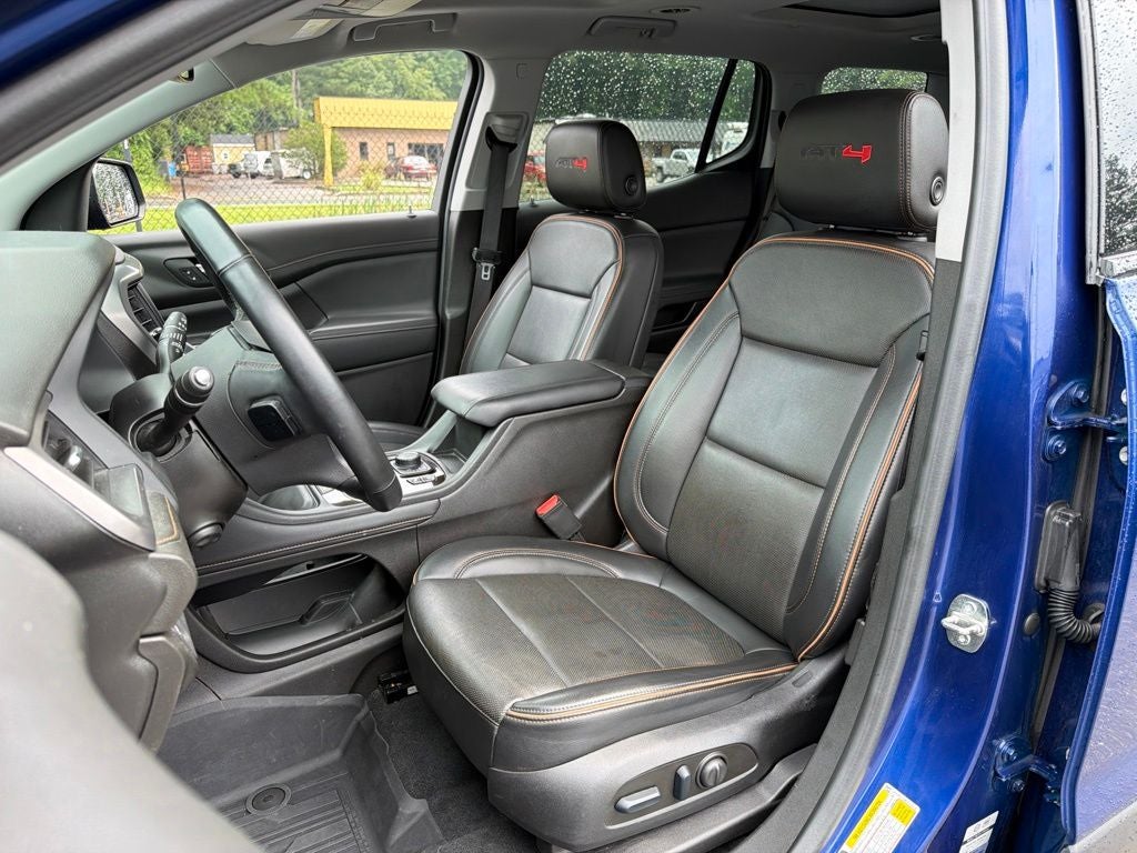 2023 GMC Acadia AT4