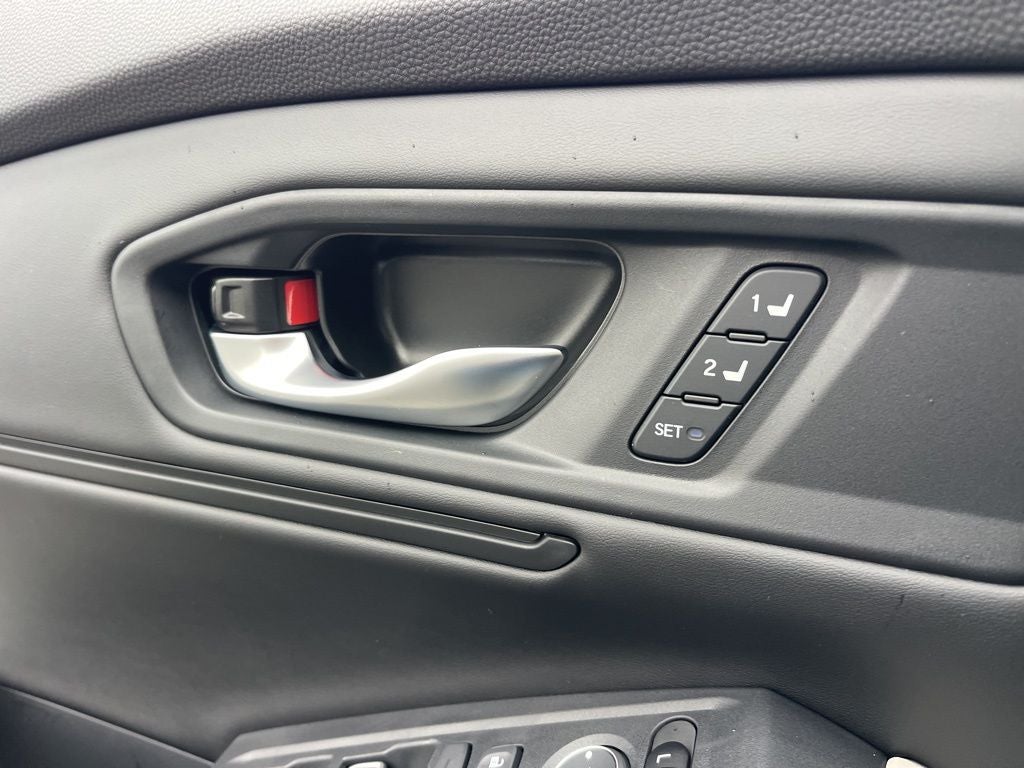 2025 Honda Accord Hybrid EX-L **ONE OWNER**