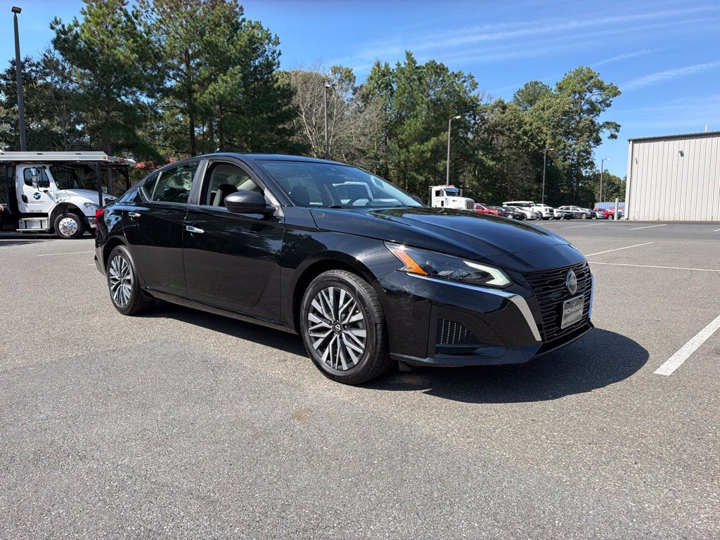 2025 Nissan Altima 2.5 SV AWD** Pohanka Certified ** ONE OWNER **