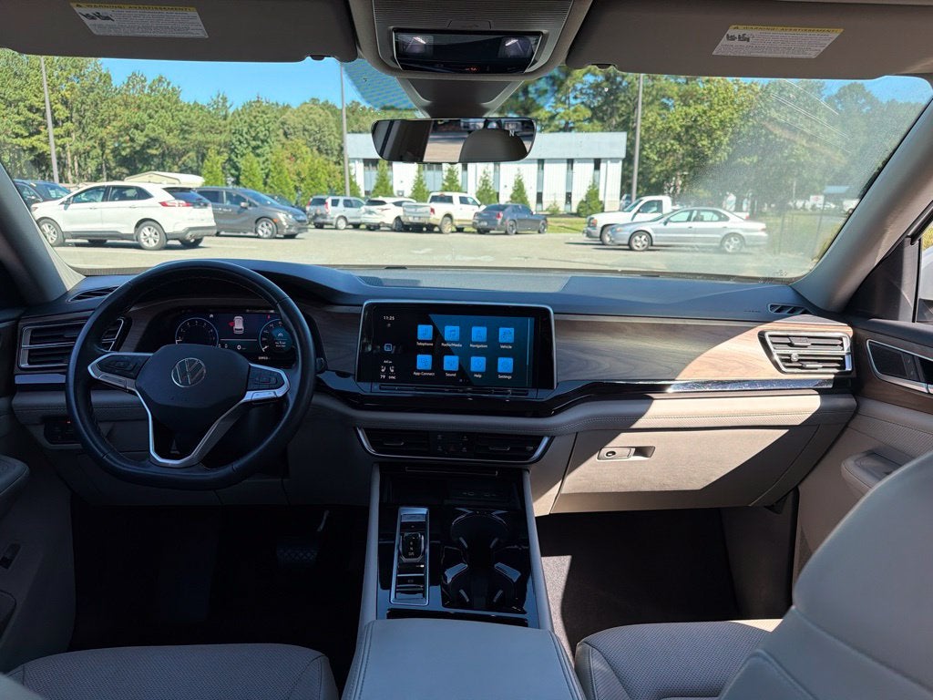 2024 Volkswagen Atlas 2.0T SE w/Technology
