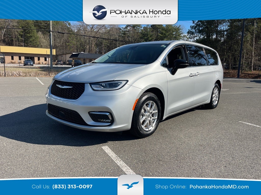 2024 Chrysler Pacifica Touring L ** Pohanka Certified 10 Year/100,000 miles **