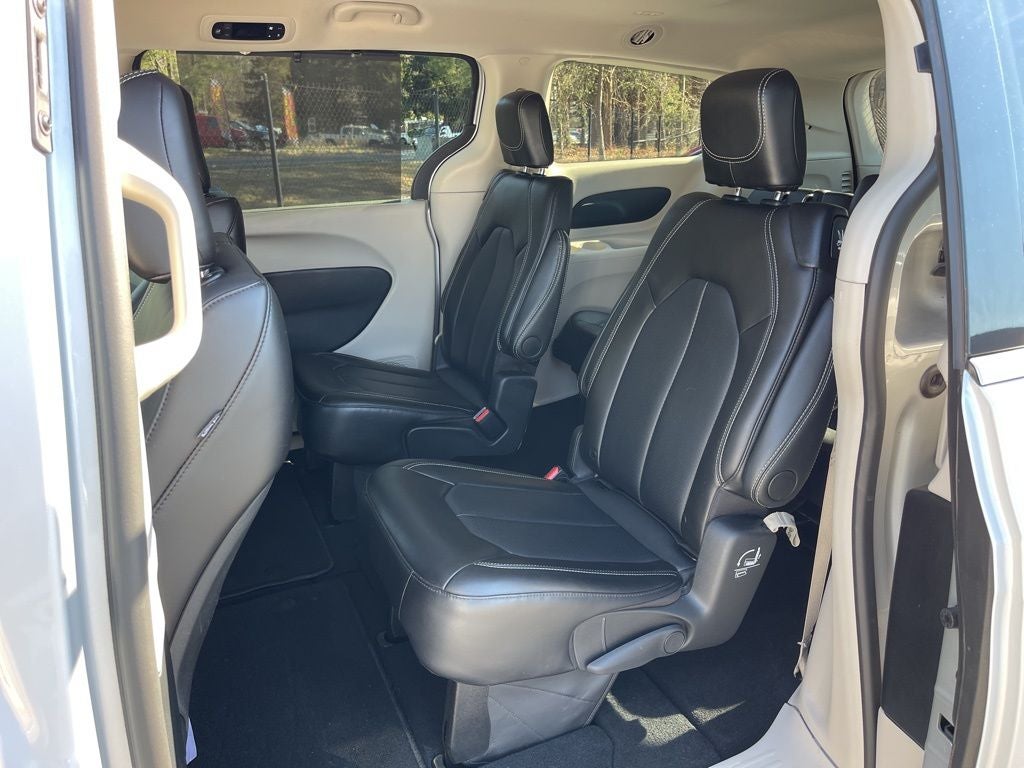 2024 Chrysler Pacifica Touring L ** Pohanka Certified 6 Months/6,000 Miles **