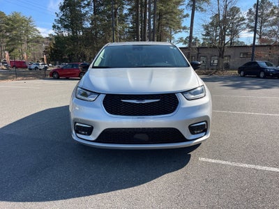 2024 Chrysler Pacifica Touring L ** Pohanka Certified 10 Year/100,000 miles **