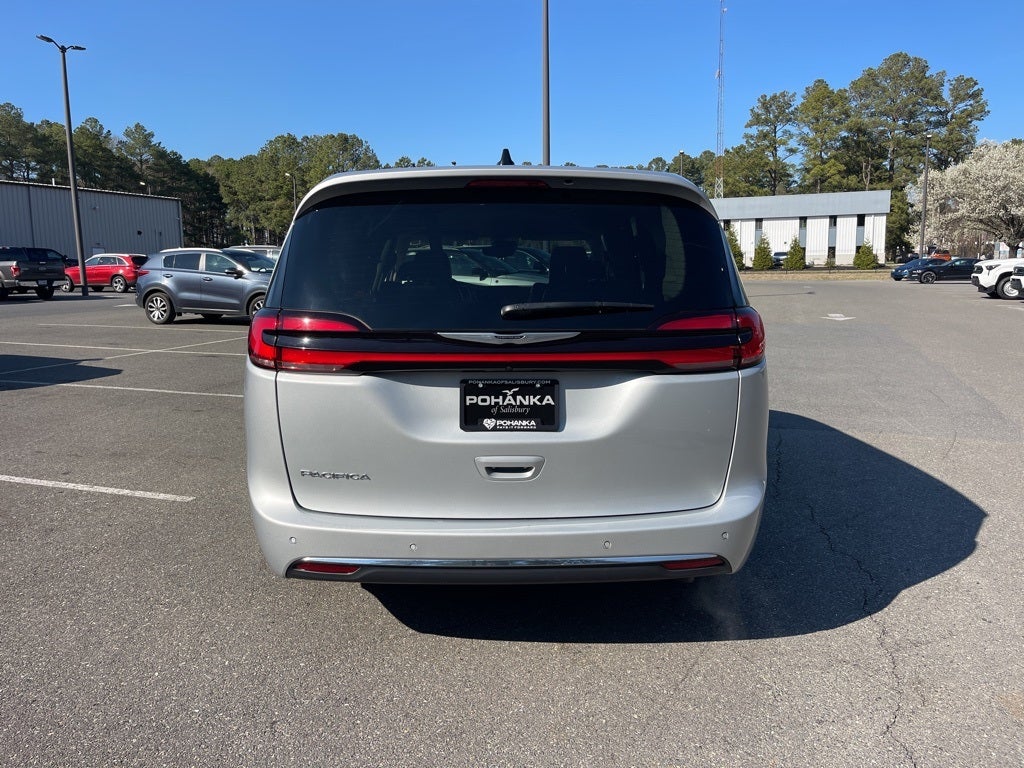 2024 Chrysler Pacifica Touring L ** Pohanka Certified 10 Year/100,000 miles **