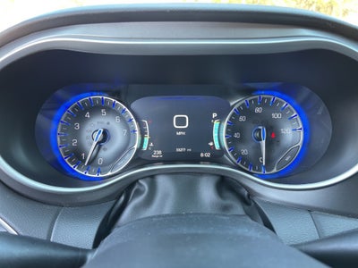 2024 Chrysler Pacifica Touring L ** Pohanka Certified 10 Year/100,000 miles **