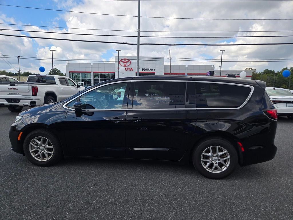 2025 Chrysler Pacifica Select