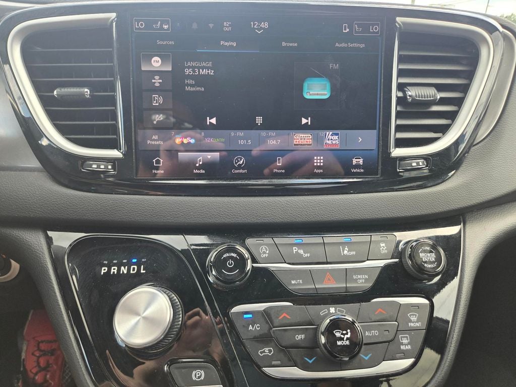 2025 Chrysler Pacifica Select