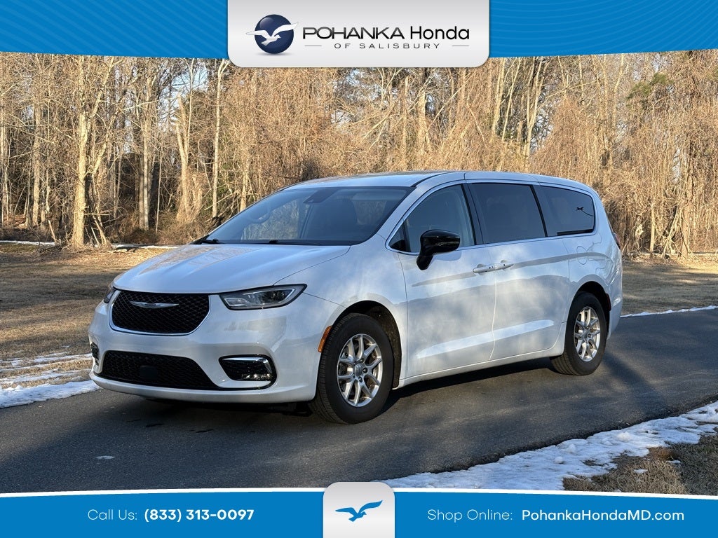 2024 Chrysler Pacifica Touring L ** Pohanka Certified 10 Year / 100,000 **