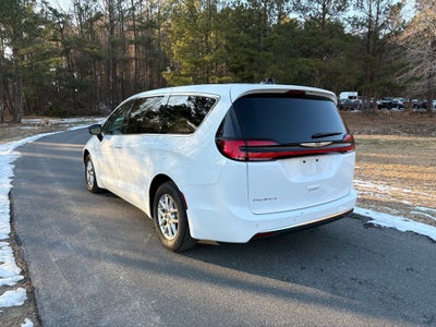 2024 Chrysler Pacifica Touring L ** Pohanka Certified 10 Year / 100,000 **