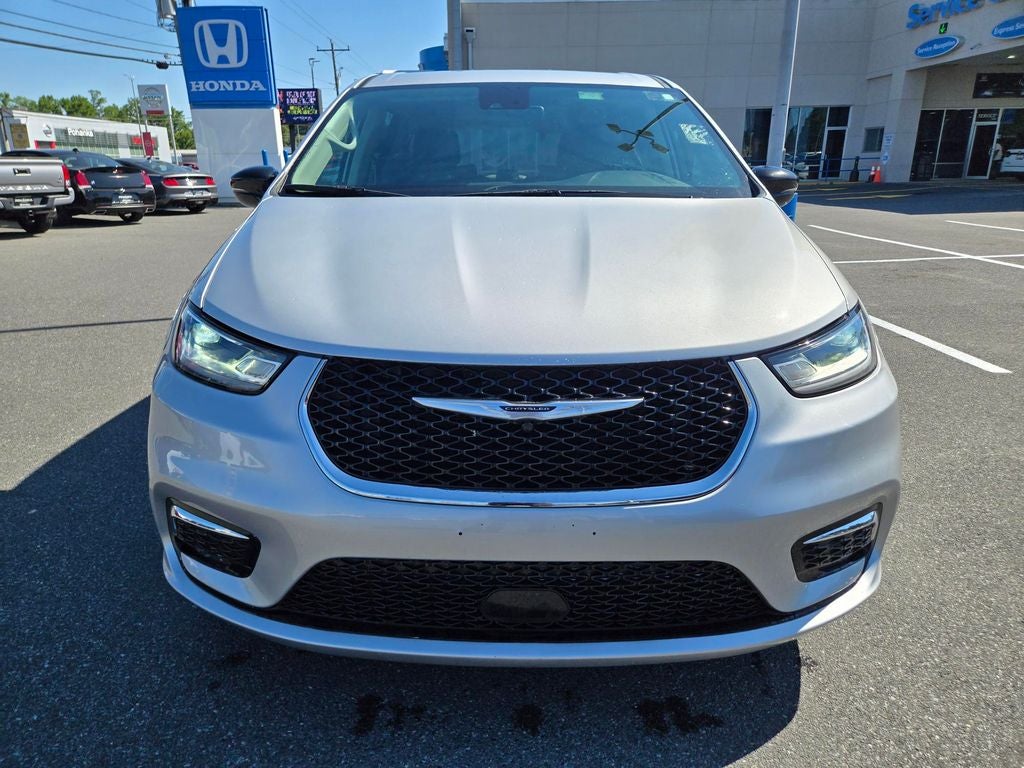 2024 Chrysler Pacifica Hybrid Select