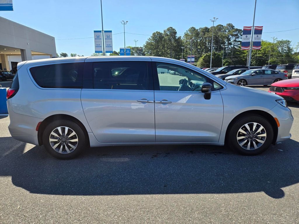 2024 Chrysler Pacifica Hybrid Select
