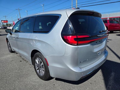 2024 Chrysler Pacifica Hybrid Select