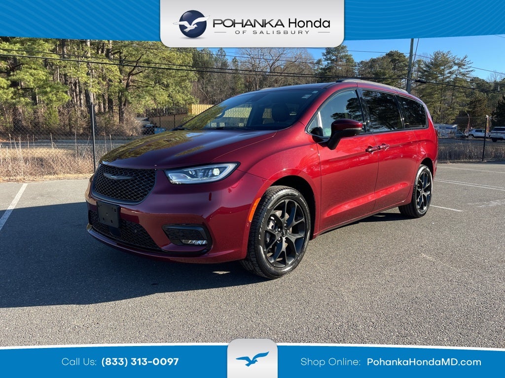 2023 Chrysler Pacifica Touring L ** Pohanka Certified 10 YEAR/100,000 **
