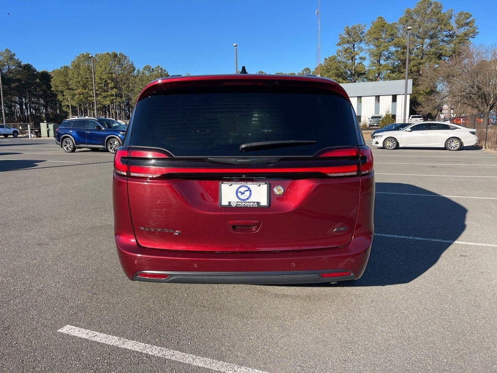 2023 Chrysler Pacifica Touring L ** Pohanka Certified 10 YEAR/100,000 **