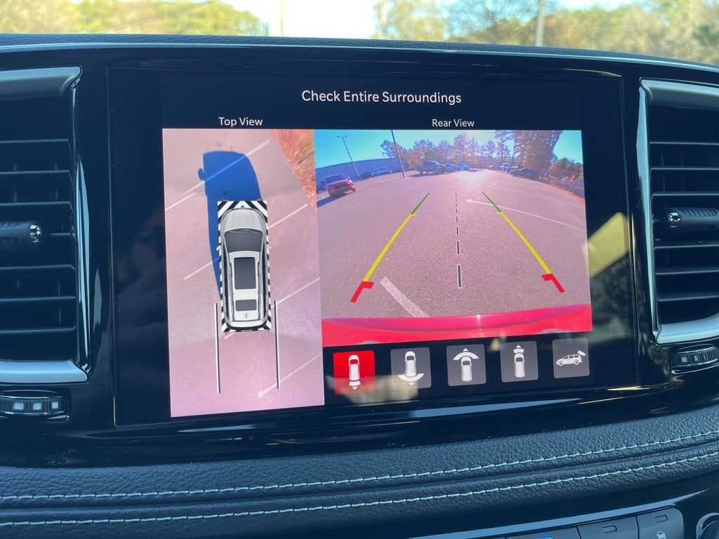 2023 Chrysler Pacifica Touring L ** Pohanka Certified 10 YEAR/100,000 **