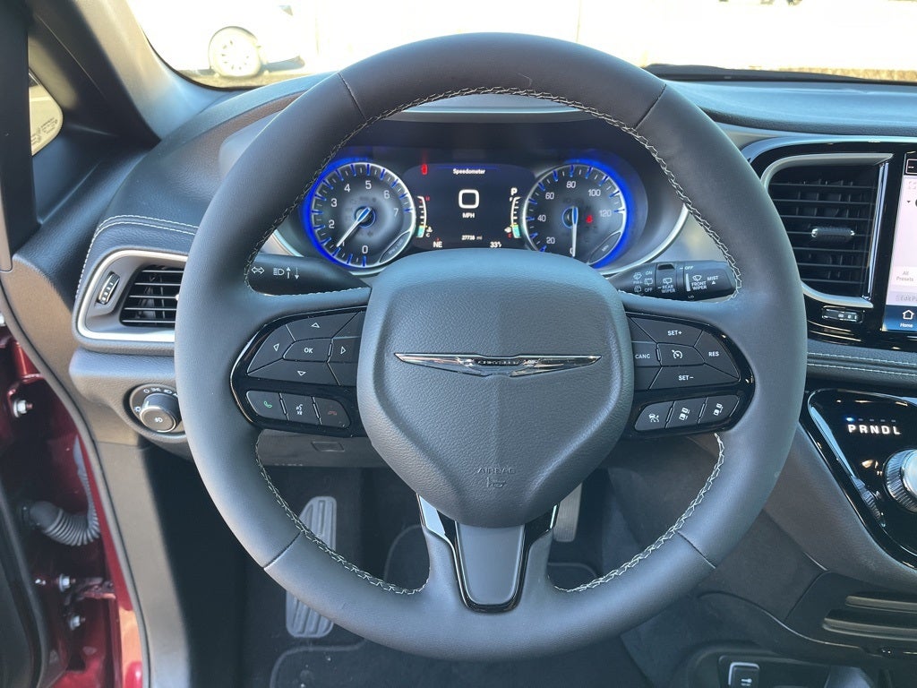 2023 Chrysler Pacifica Touring L ** Pohanka Certified 10 YEAR/100,000 **