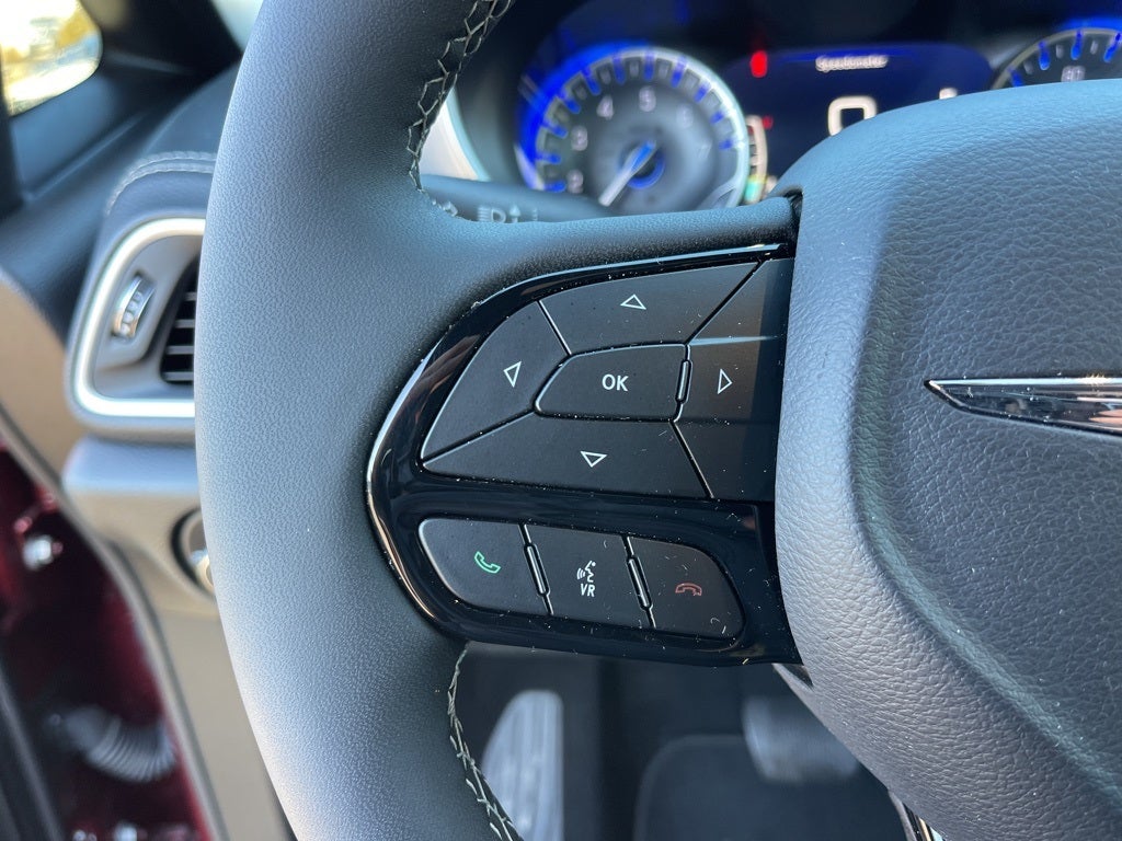 2023 Chrysler Pacifica Touring L ** Pohanka Certified 10 YEAR/100,000 **