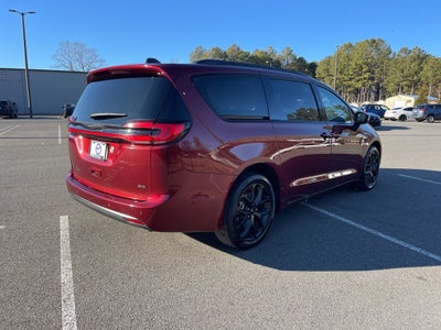 2023 Chrysler Pacifica Touring L ** Pohanka Certified 10 YEAR/100,000 **