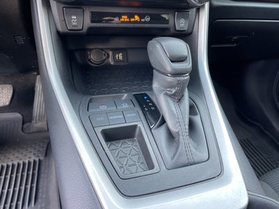 2025 Toyota RAV4 LE ** Pohanka Certified 10 Year / 100,000 **