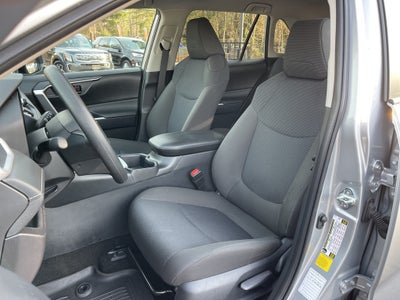 2025 Toyota RAV4 LE ** Pohanka Certified 10 Year / 100,000 **