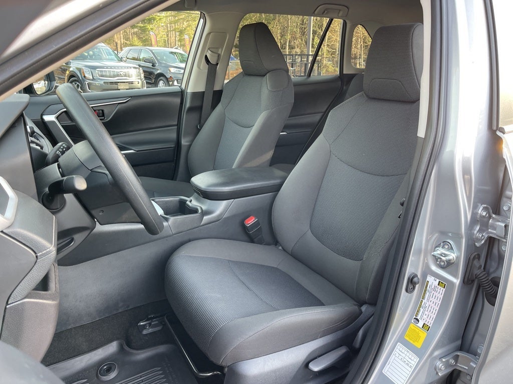 2025 Toyota RAV4 LE ** Pohanka Certified 10 Year / 100,000 **