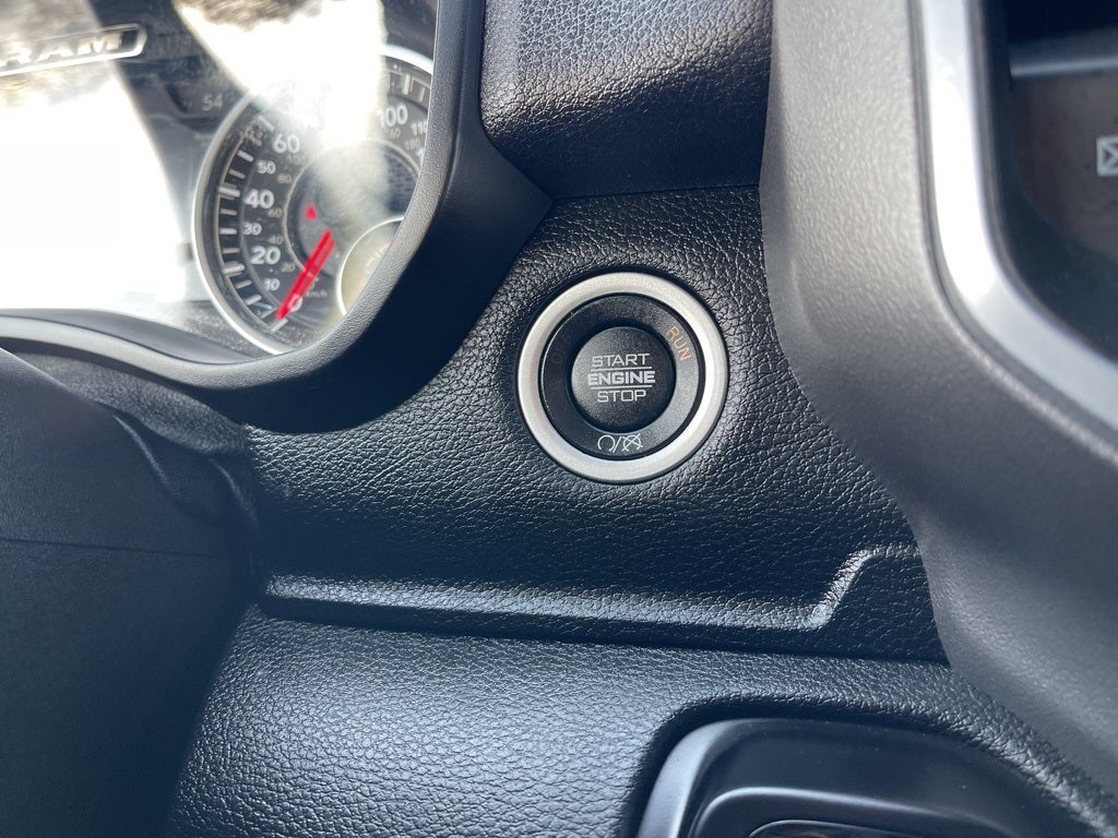 2024 RAM 2500 Big Horn 4WD ** NIGHT EDITION ** Pohanka Certified **