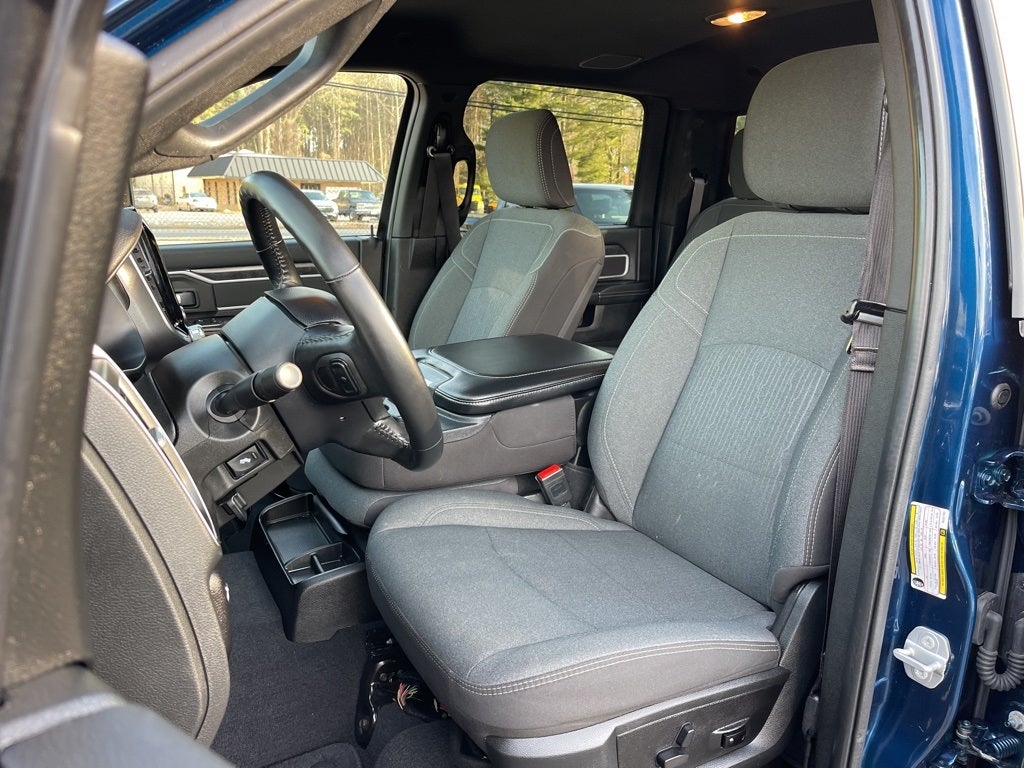 2024 RAM 2500 Big Horn 4WD ** NIGHT EDITION ** Pohanka Certified **