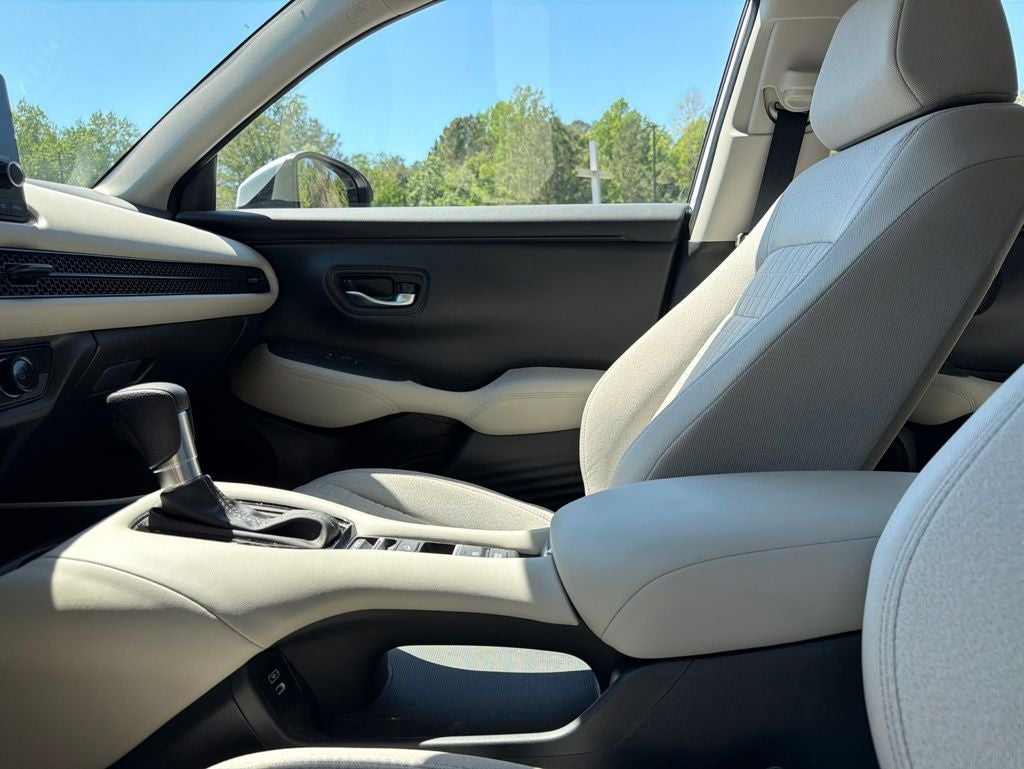 2025 Honda HR-V LX