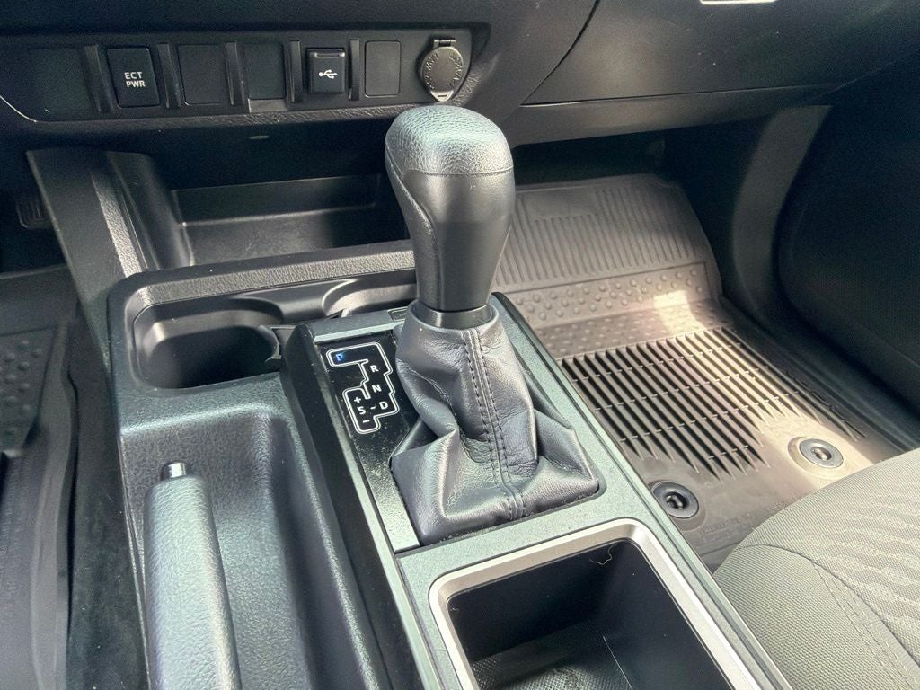 2022 Toyota Tacoma SR V6