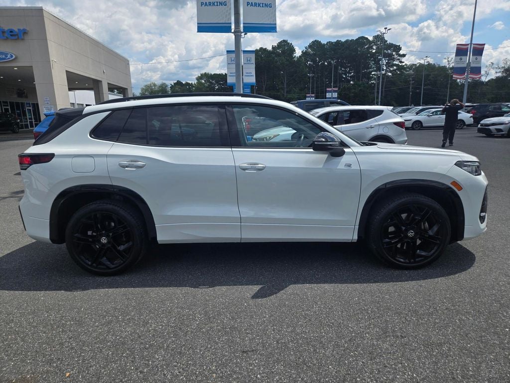 2025 Volkswagen Tiguan 2.0T SE R-Line Black