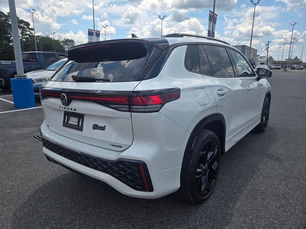 2025 Volkswagen Tiguan 2.0T SE R-Line Black