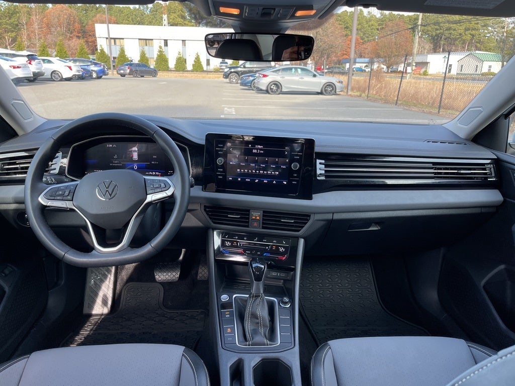 2025 Volkswagen Jetta 1.5T SE ** Pohanka Certified 10 YEAR/100,000 **