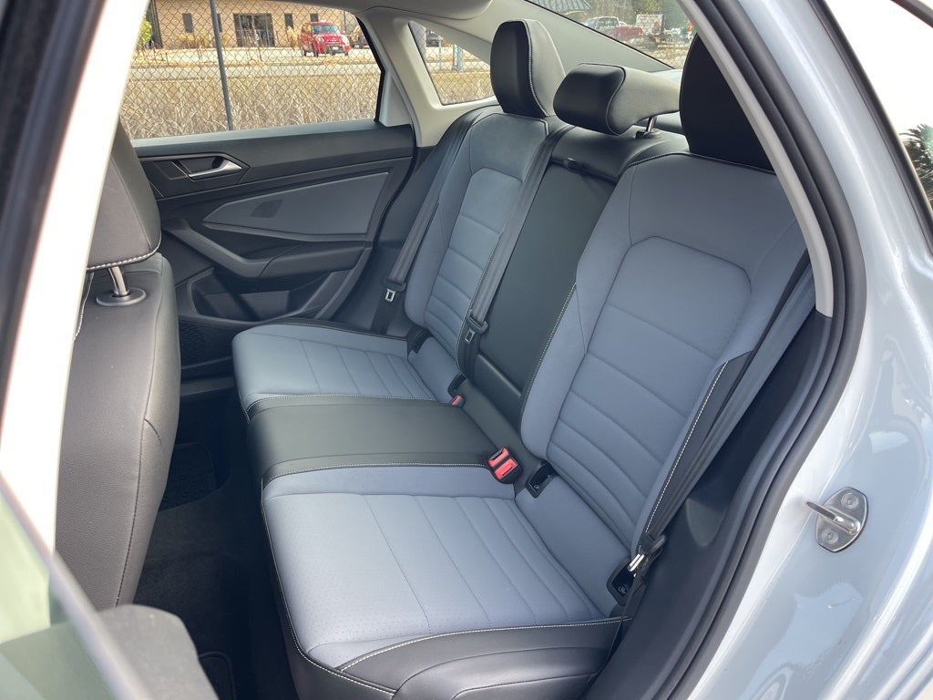 2025 Volkswagen Jetta 1.5T SE ** Pohanka Certified 10 YEAR/100,000 **