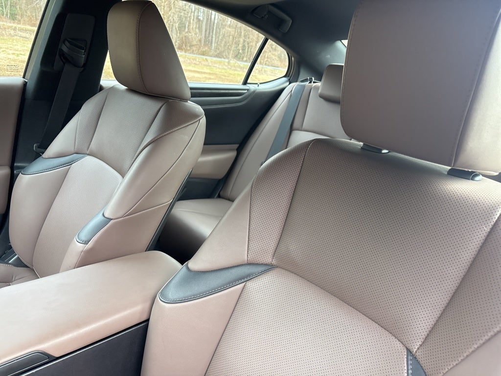 2023 Lexus ES 250 AWD ** Pohanka Certified 10 Year / 100,000 **