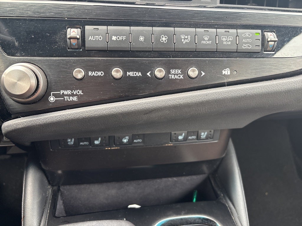 2023 Lexus ES 250 AWD ** Pohanka Certified 10 Year / 100,000 **