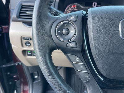 2017 Honda Pilot Touring AWD ** HondaTrue Used Certified **