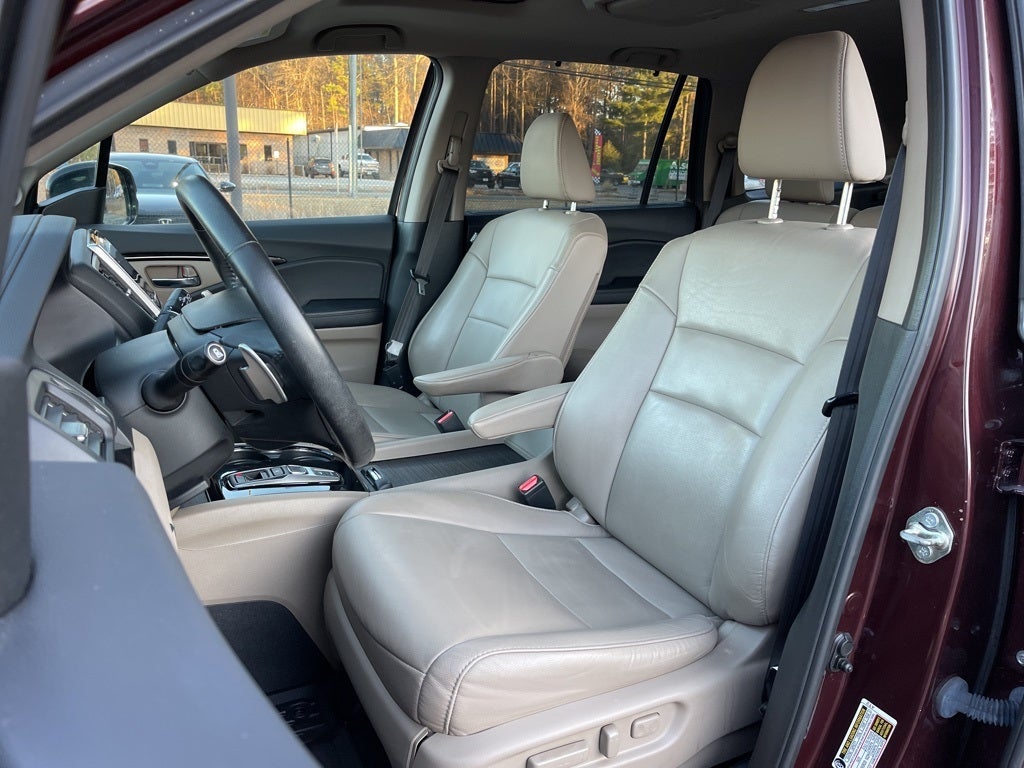 2017 Honda Pilot Touring AWD ** HondaTrue Used Certified **