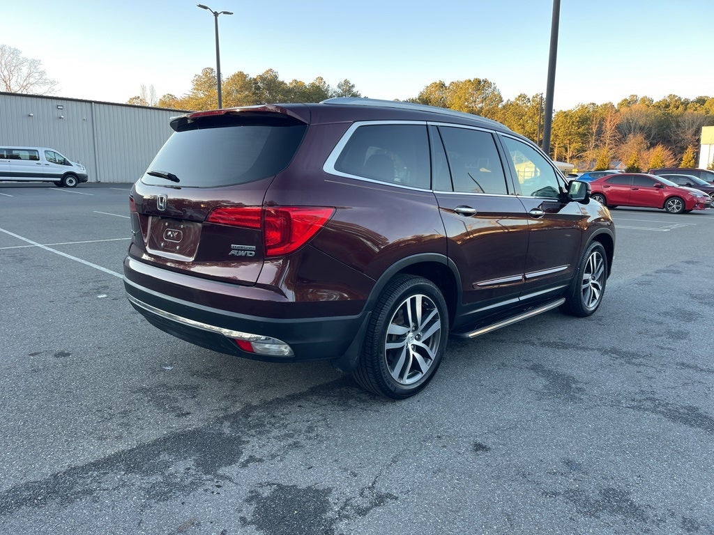 2017 Honda Pilot Touring AWD ** HondaTrue Used Certified **