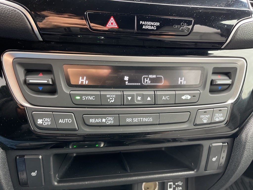 2019 Honda Passport Touring AWD ** HondaTrue Used Certified ** ONE OWNER **