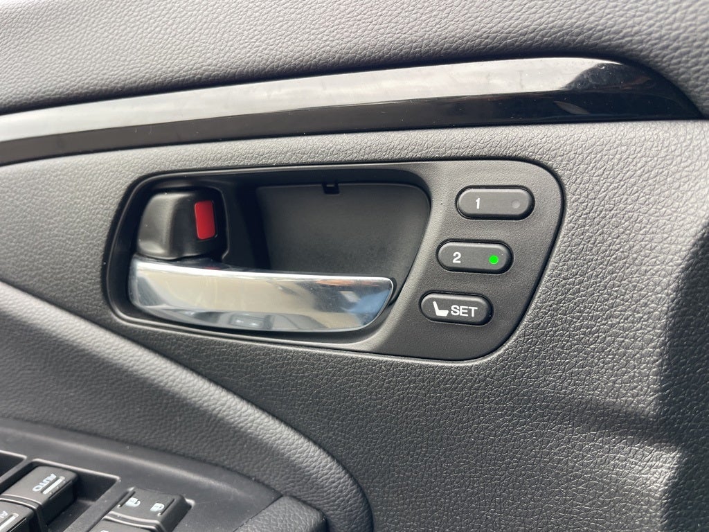 2019 Honda Passport Touring AWD ** HondaTrue Used Certified ** ONE OWNER **