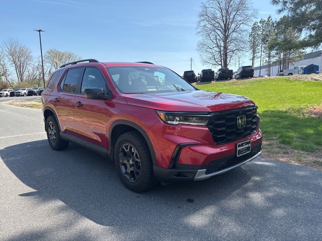 2025 Honda Pilot TrailSport AWD ** HondaTrue Certified 7 Year / 100,000 **