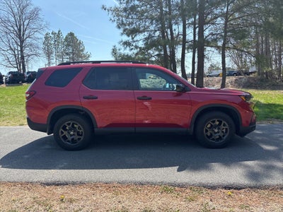 2025 Honda Pilot TrailSport AWD ** HondaTrue Certified 7 Year / 100,000 **