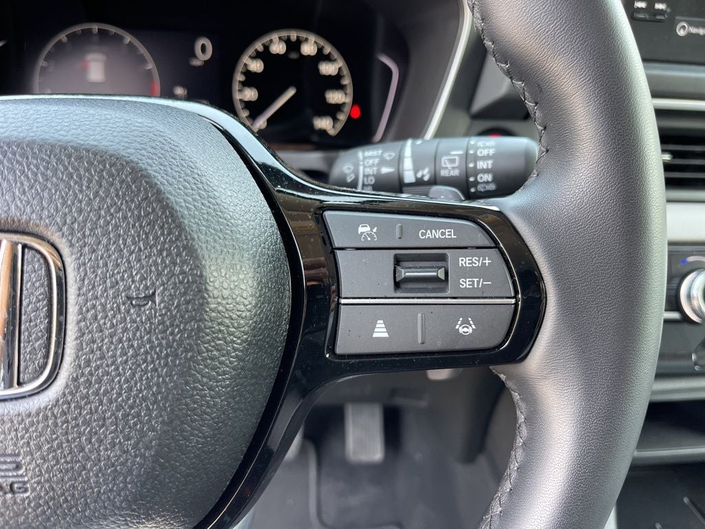 2025 Honda Pilot Touring AWD ** HondaTrue Certified 7 Year / 100,000 **
