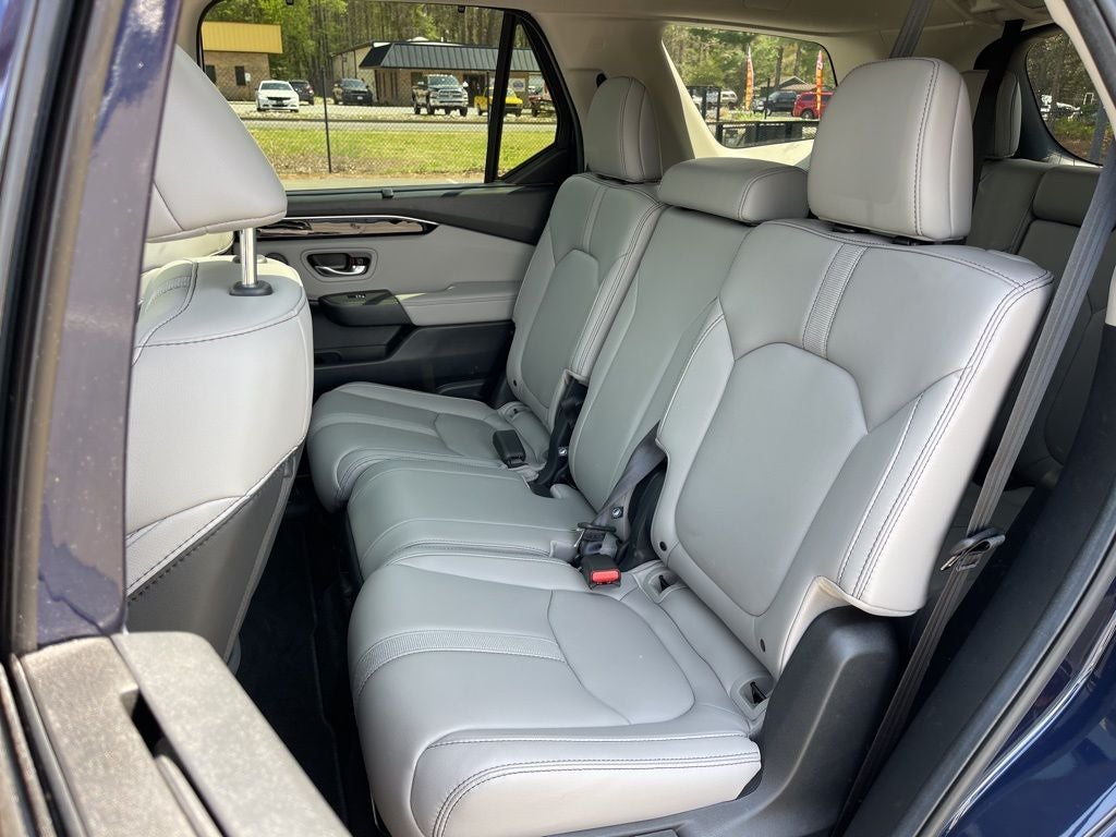 2025 Honda Pilot Touring AWD ** HondaTrue Certified 7 Year / 100,000 **