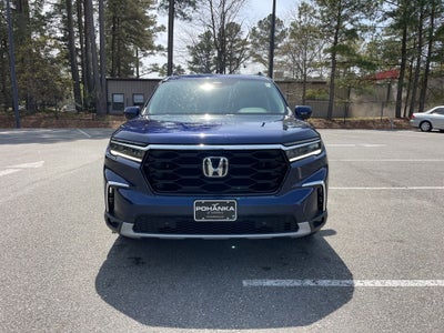 2025 Honda Pilot Touring AWD ** HondaTrue Certified 7 Year / 100,000 **