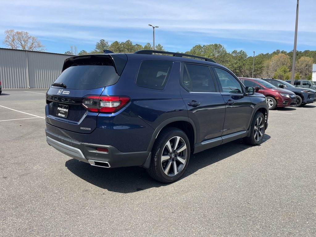 2025 Honda Pilot Touring AWD ** HondaTrue Certified 7 Year / 100,000 **