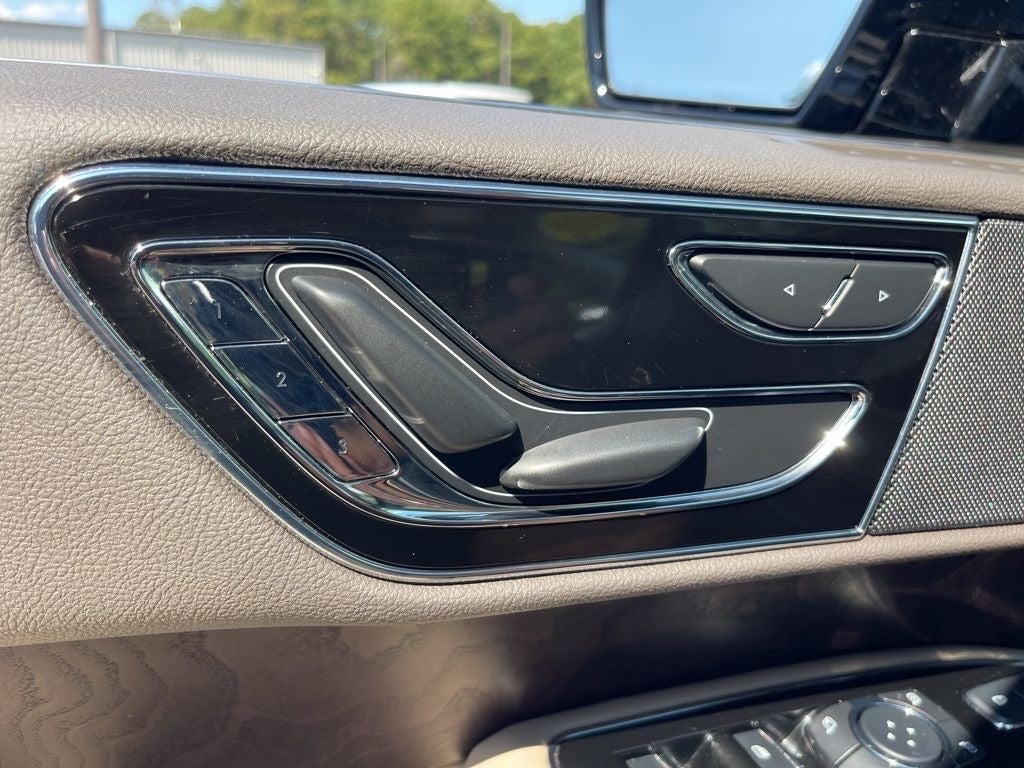 2024 Lincoln Navigator Premiere 4WD **Pohanka Certified 10 YEAR/100,000**