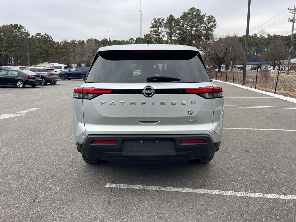 2024 Nissan Pathfinder S